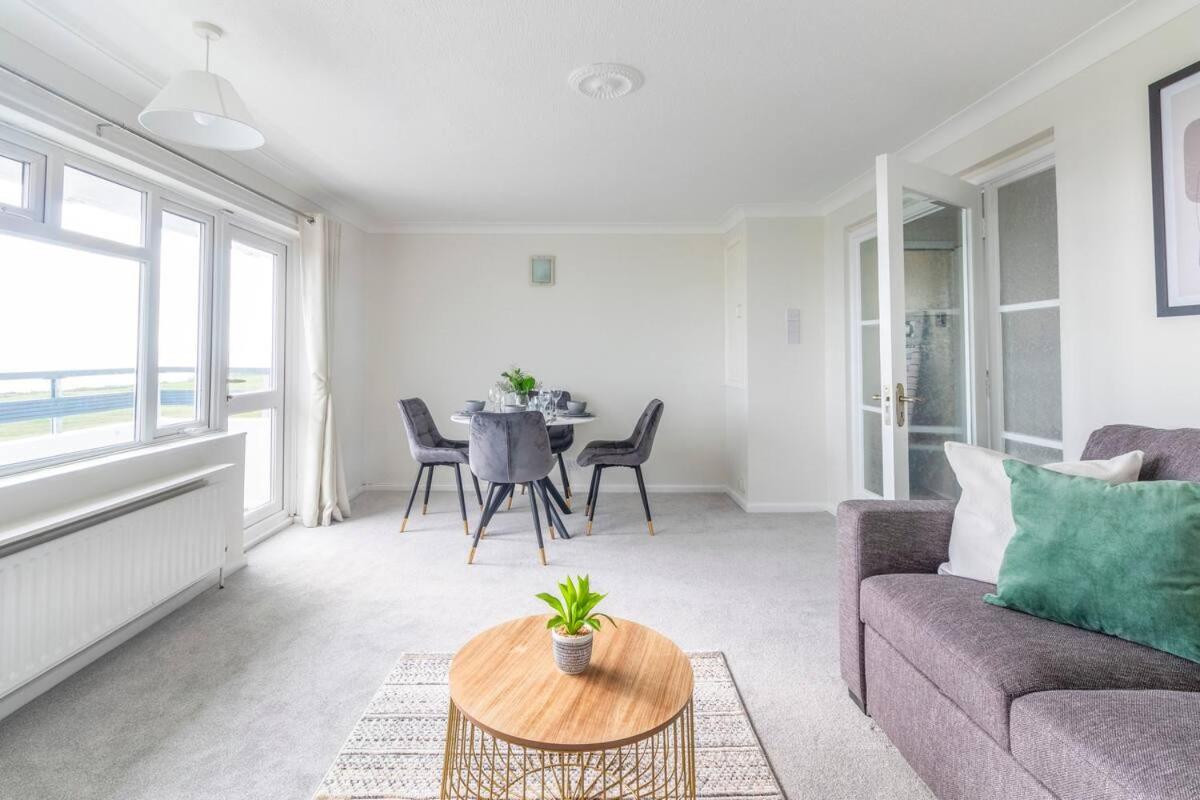 Breath Taking Sea View 2 Bedroom Sleeps 6- Parking Bournemouth Exterior photo