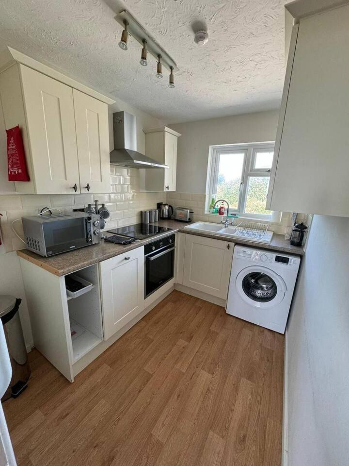 Breath Taking Sea View 2 Bedroom Sleeps 6- Parking Bournemouth Exterior photo